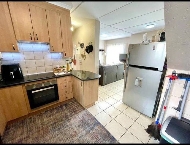 3 BEDROOM TOWNHOUSE FOR SALE IN NOORDHEUWEL